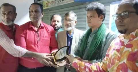 নরসিংদীতে বৈষম্য বিরোধী ছাত্র জনতার আন্দোলনে আহত সাংবাদিকদের সংবর্ধনা অনুষ্ঠান