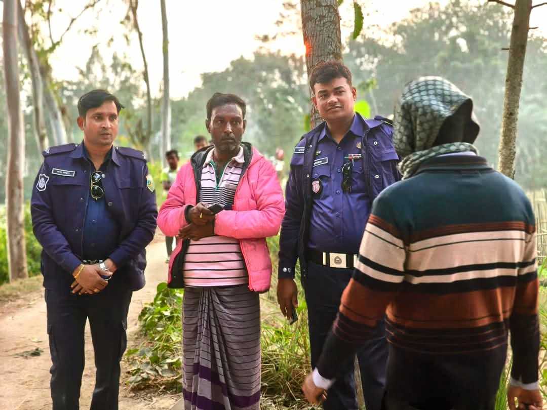 নওগাঁ মান্দা উপজেলায় অবৈধ ভাবে বালু উত্তোলন করায় নির্বাহী ম্যাজিষ্টেট কারাদণ্ড ও অর্থ দন্ড প্রদান করেন