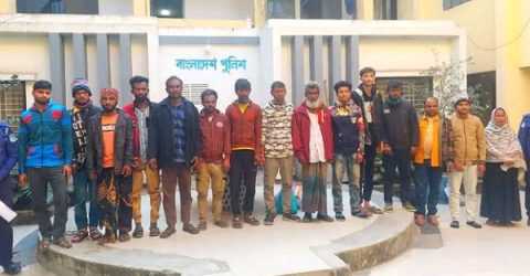 ময়মনসিংহ কোতোয়ালী পুলিশের অভিযানে মটর সাইকেল উদ্ধার ; বিভিন্ন অপরাধে গ্রেপ্তার -১৬