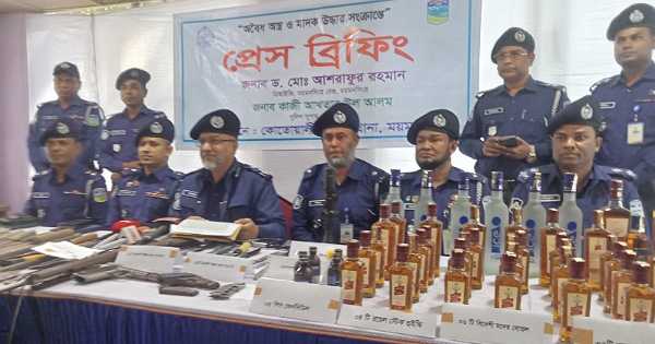 ময়মনসিংহে অবৈধ অস্ত্র ও মাদকসহ স্ত্রী গ্রেপ্তার স্বামী হৃদয়সহ অন্যান্যরা পলাতক