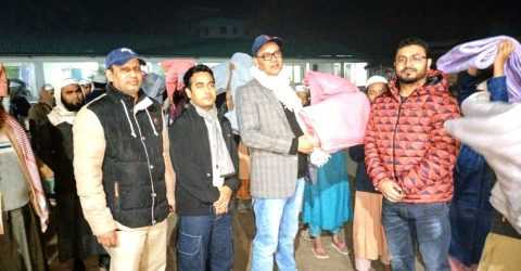 নওগাঁ জেলা প্রশাসনের উদ্যোগে বিভিন্ন এতিমখানা ও শিক্ষার্থীদের মাঝে শীতবস্ত্র বিতরণ