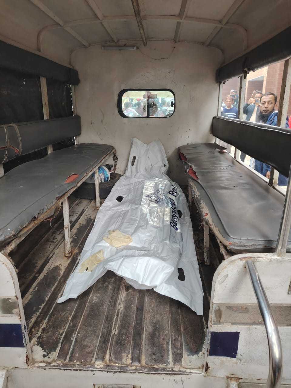 মাদারীপুরের শিবচরে গলায় ফাঁসি দিয়ে বেড়াতে আসা গৃহবধুর আত্মহত্য, স্বামীসহ ৩ জনকে জিজ্ঞাসাবাদের জন্য হেফাজতে