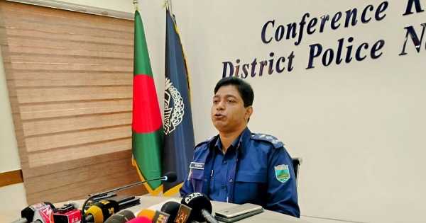 নওগাঁয় আন্তঃজেলা স্বর্ন চোরাকারবারিদের তিন মূলহোতা গ্রেফতার