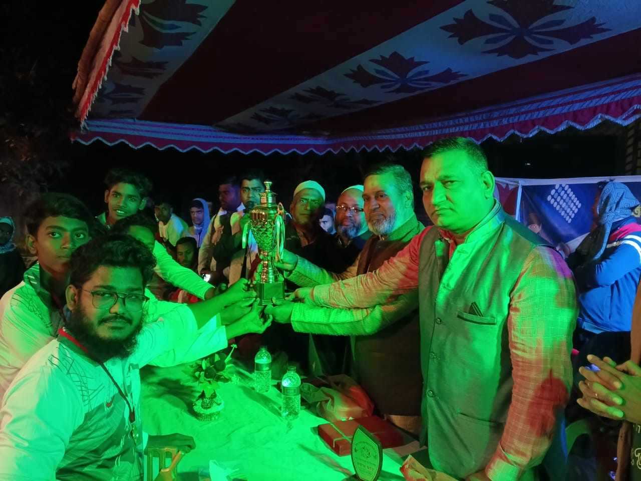 সিরাজদিখানে সৈয়দপুর মোহাম্মদপুর ঘরোয়া শর্ট ক্রিজ নাইট ক্রিকেট ফাইনাল খেলা অনুষ্ঠিত –