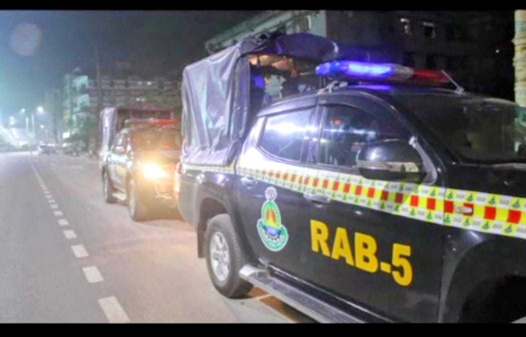 নওগাঁ সহ বিভিন্ন জেলা সমূহে  র‍্যাব  ৫,টহল ও নজরদারি বাড়িয়েছে