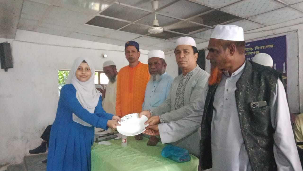 ছাতকে চন্দ্রনাথ বালিকা উচ্চ বিদ্যালয়ের মেধাবী শিক্ষার্থীদের মাঝে পুরস্কার বিতরণ বার্ষিক মিলাদ মাহফিল অনুষ্ঠিত