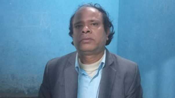 ছাত্রীকে ধর্ষণের অভিযোগে গ্রেফতার শিক্ষক ।
