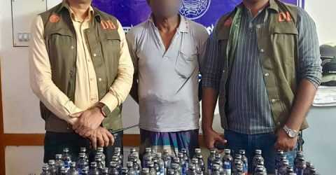 চুয়াডাঙ্গায় ডিবির অভিযানে ৯৪ বোতল ফেন্সিডিলসহ গ্রেফতার- ০১ জন