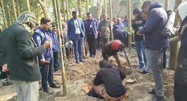 রংপুরের পীরগঞ্জে নারীর মাথাবিহীন ও পুতে রাখা শিশু সাইমার লাশ উদ্ধার