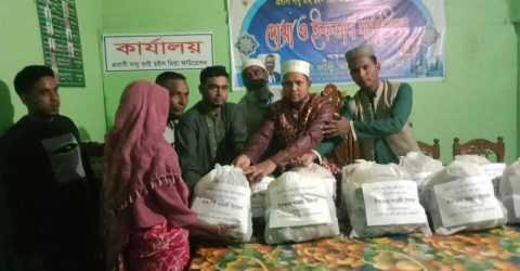 প্রবাসী দাদু ভাই ছইল মিয়া ফাউন্ডেশনের ইফতার সামগ্রী বিতরণ