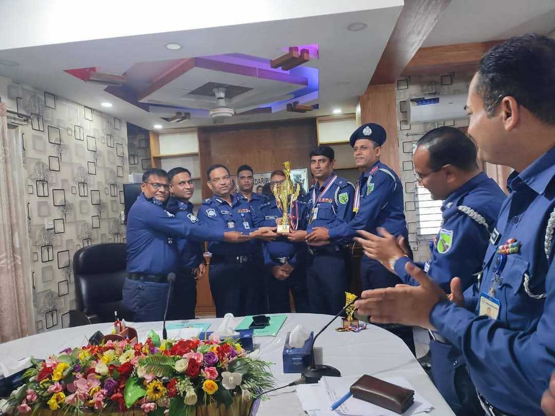 ফরিদপুরে হাইওয়ে পুলিশ মাদারীপুর রিজিয়ন, ফেব্রুয়ারি /২০২৫ খ্রিঃ মাসের মাসিক কল্যাণ ও অপরাধ পর্যালোচনা সভা অনুষ্ঠিত