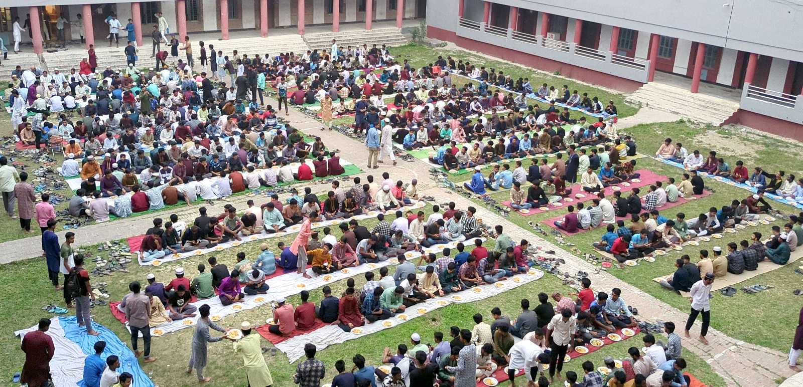 নওগাঁ পলিটেকনিক ইনস্টিটিউট এ প্রথমবারের মত শিক্ষার্থীদের উদ্যোগে ইফতার মাহফিল