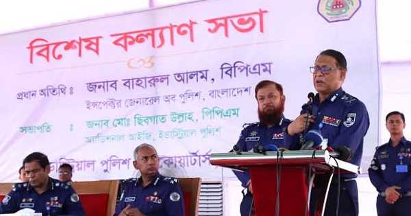 দাবি আদায়ের নামে কেউ রাস্তা অবরোধ করলে কঠোর ব্যবস্থা : আইজিপি