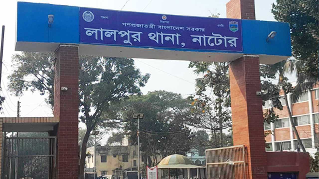নাটোরের লালপুরে বাবার গাড়ি চাপায় সন্তানের মৃত্যু
