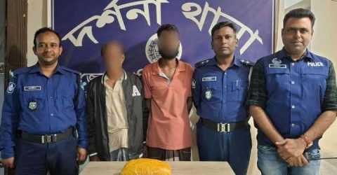 দর্শনায় পুলিশর অভিযানে গাঁজাসহ গ্রেফতার-০২জন