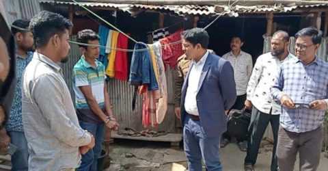 ঠাকুরগাঁওয়ে হ্যান্ডকাপ পরা অবস্থায় মাদক ব্যবসায়ীকে ছিনতাই