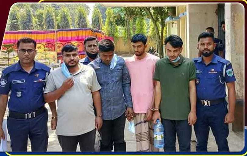 মান্দায় দলবেঁধে এক গৃহবধু ধর্ষণের শিকার হয়েছে এবং ৪-ধর্ষক আটক