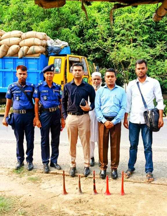 নওগাঁ জেলা প্রশাসকের নির্দেশনায় পরিবেশ অধিদপ্তরের নেতৃত্বে শব্দ দূষণ মোবাইল কোর্ট পরিচালিত
