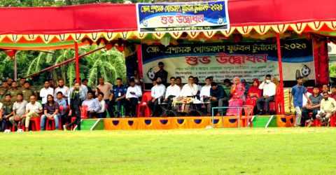 নওগাঁয় ৩৩ বৎসর পর জেলা প্রশাসক গোল্ডকাপ ফুটবল টুর্নামেন্ট শুরু