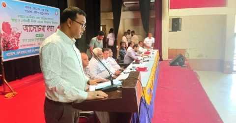 নওগাঁ জেলা প্রশাসনের উদ্যোগে পালিত হলো আন্তর্জাতিক শ্রমিক আন্দোলন দিবস