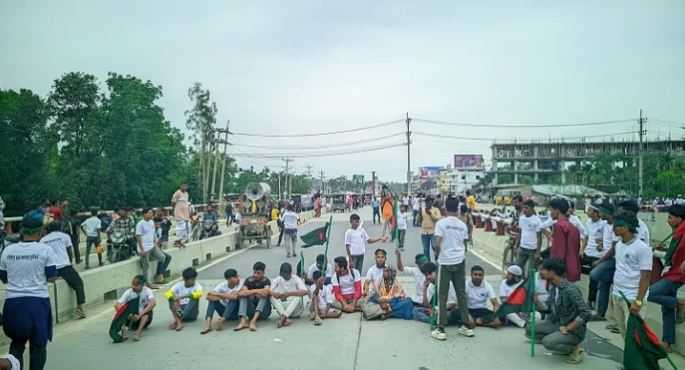 রংপুরে চীনের হাসপাতাল এবং এয়ারপোর্ট নির্মানসহ ১৮ দফা দাবিতে ব্লোকেড