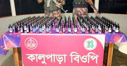 নওগাঁ পত্নীতলা ব্যাটালিয়ন (১৪ বিজিবি) কর্তীক বিপুল পরিমাণ মাদক উদ্ধার