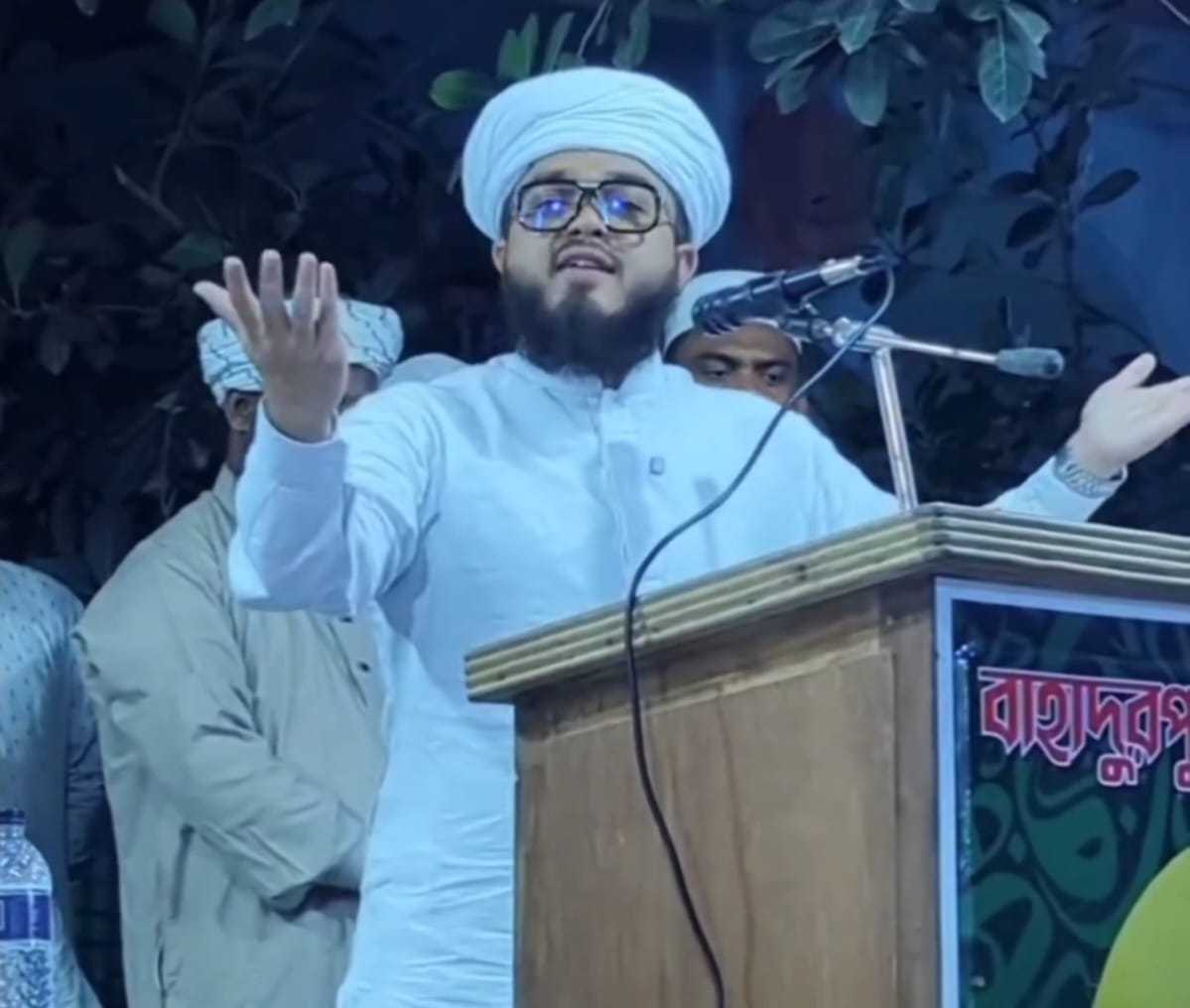 শিবচরে চাঁদাবাজি-দুর্নীতির বিরুদ্ধে সরব পীরজাদা হানজালা সাহেব