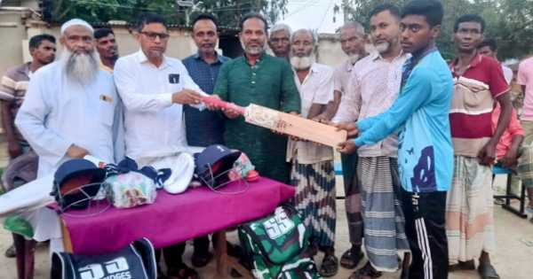 নওগাঁ সাপাহারের দুই শিক্ষার্থী পেল জাতীয় ট্যালেন্ট হান্ট ক্রিকেট পুরস্কার