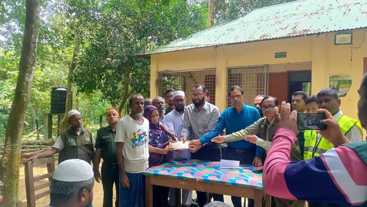 হাতির আক্রমণে নিহত পরিবার পেলেন ক্ষতি পূরনের চেক,তাও পাঁচ দিনের মধ্যে