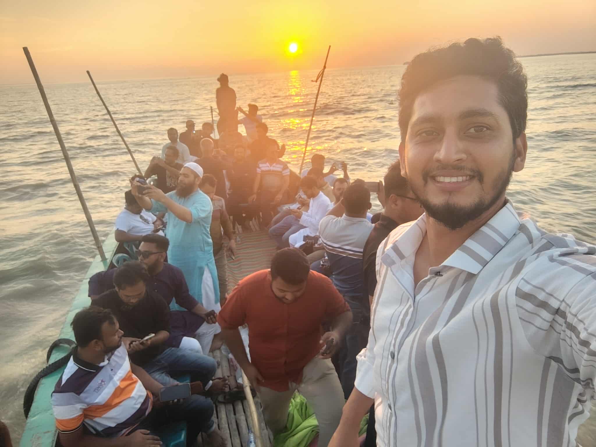 নৌভ্রমণে পদ্মার রূপে মুগ্ধ শিবচরের সংবাদকর্মীরা
