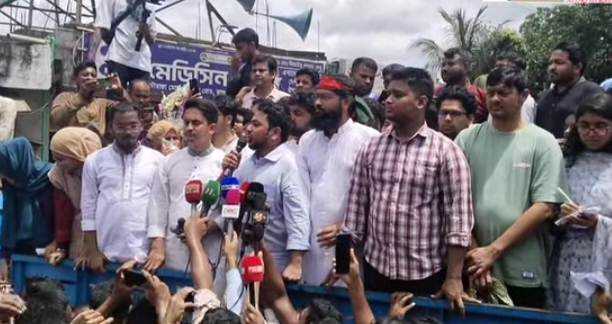 রাজারহাটে জাতীয় নাগরিক পার্টির পথসভা